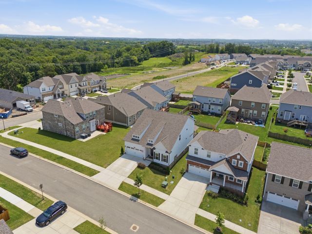 103 Cryer Dr, Gallatin, TN 37066