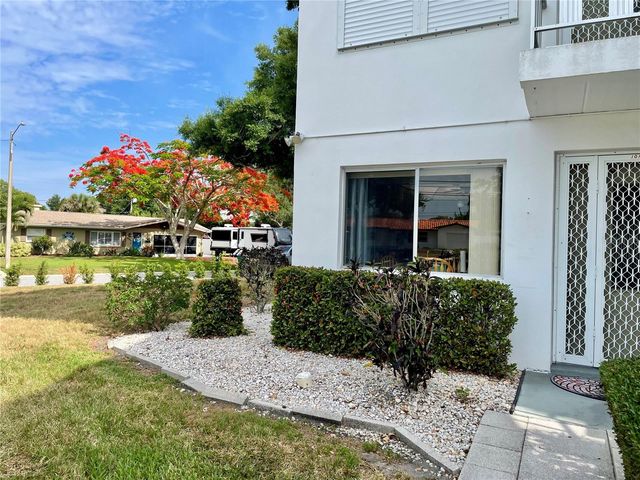 11100 86TH AVENUE 101, Seminole, FL 33772