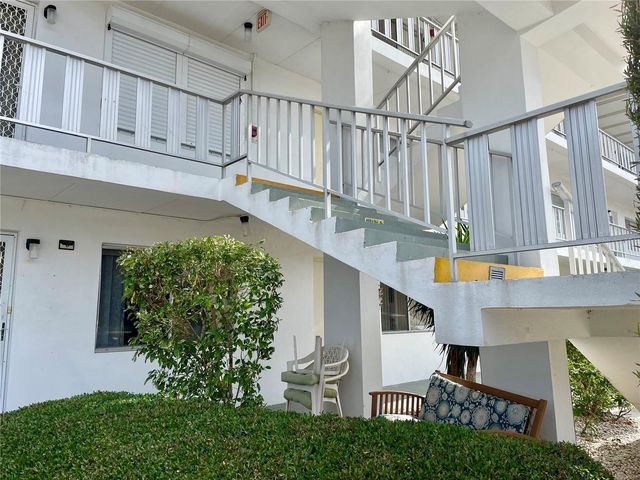 11100 86TH AVENUE 101, Seminole, FL 33772