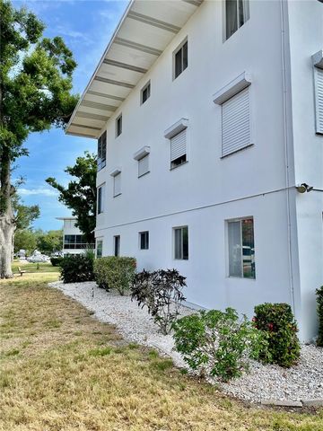 11100 86TH AVENUE 101, Seminole, FL 33772