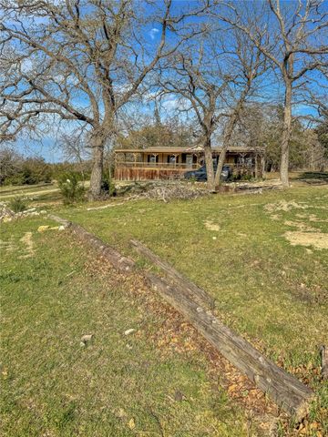1072 County Road 2395, Alvord, TX 76225