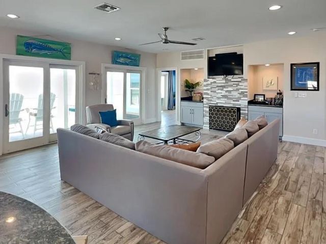 21326 Gulf Drive, Galveston, TX 77554