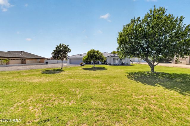6832 N CITRUS Road, Waddell, AZ 85355