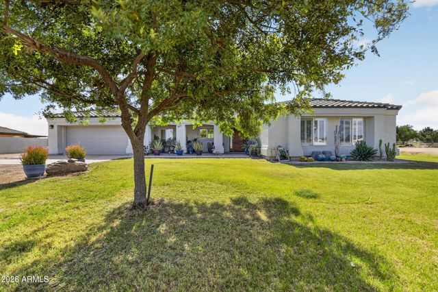 6832 N CITRUS Road, Waddell, AZ 85355