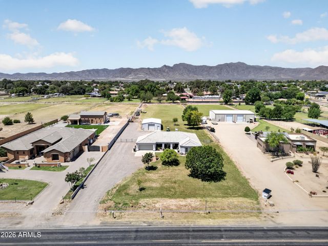 6832 N CITRUS Road, Waddell, AZ 85355