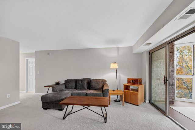 19385 CYPRESS RIDGE TER #404, Leesburg, VA 20176