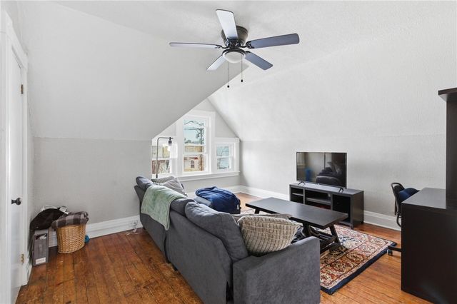 214 Biddle Ave, Wilkinsburg, PA 15221