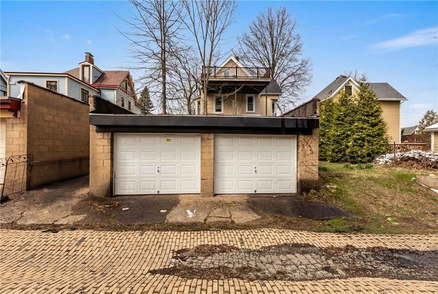 214 Biddle Ave, Wilkinsburg, PA 15221