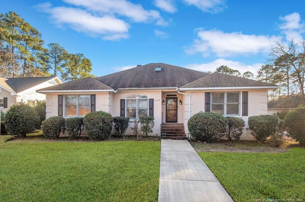 6208 Falkland Court, Fayetteville, NC 28311