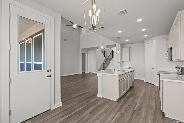 165 Mallorys Way, Castroville, TX 78009