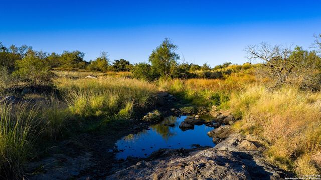 7702 ranch road 965, Llano, TX 78643