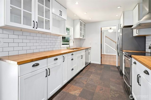 6311 216TH Street SE, Woodinville, WA 98072