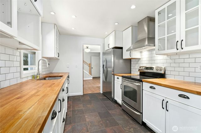 6311 216TH Street SE, Woodinville, WA 98072