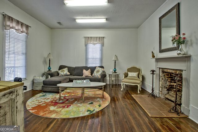 135 Glynn Street N, Fayetteville, GA 30214