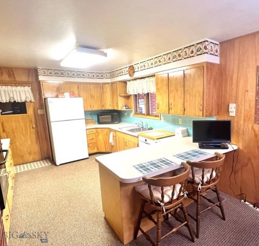 805 E Orr Street, Dillon, MT 59725