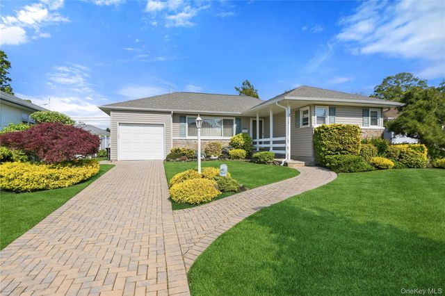 895 Iris Drive, Bellmore, NY 11710