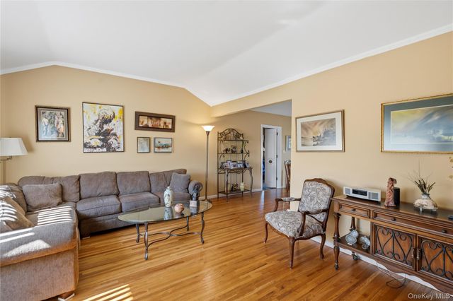 895 Iris Drive, Bellmore, NY 11710