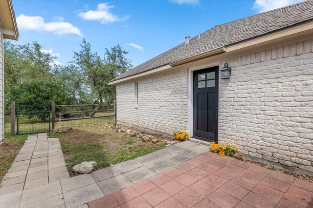 32139 Mirela Anne RD, Dripping Springs, TX 78620