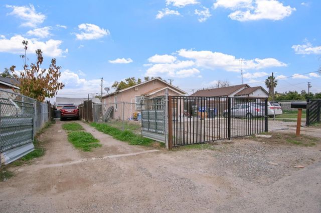 1225 Eugene Ave, Modesto, CA 95351