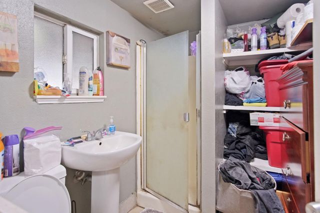 1225 Eugene Ave, Modesto, CA 95351