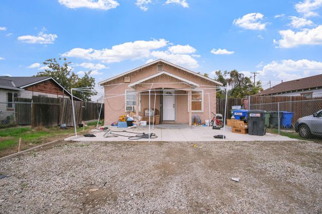 1225 Eugene Ave, Modesto, CA 95351