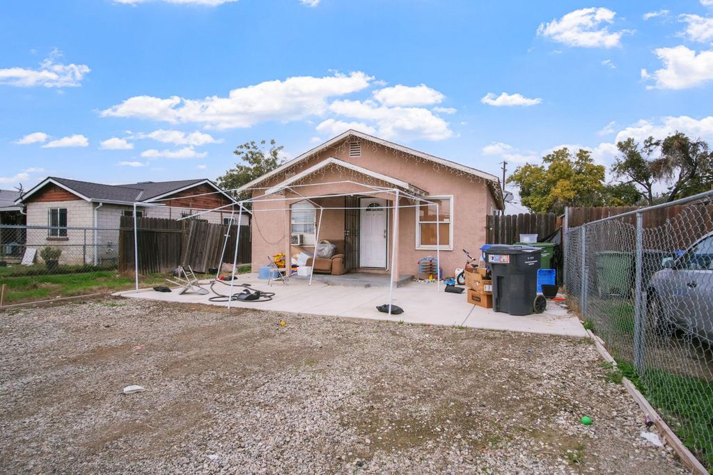 1225 Eugene Ave, Modesto, CA 95351