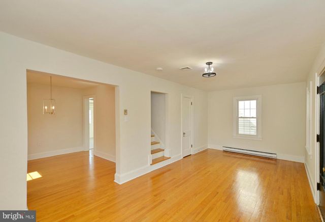 31 W WHITLOCK AVE, Winchester, VA 22601