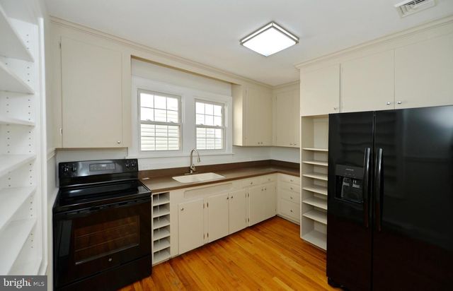 31 W WHITLOCK AVE, Winchester, VA 22601