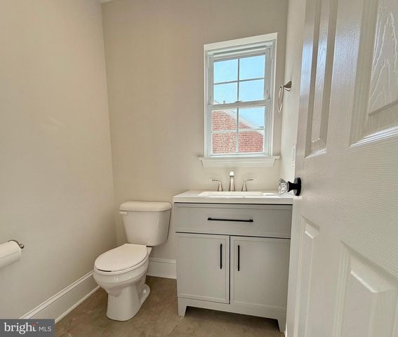 31 W WHITLOCK AVE, Winchester, VA 22601