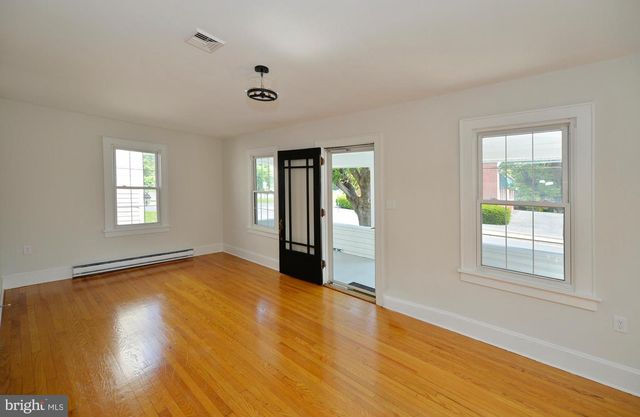 31 W WHITLOCK AVE, Winchester, VA 22601