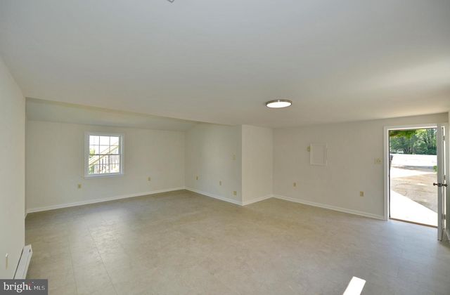 31 W WHITLOCK AVE, Winchester, VA 22601