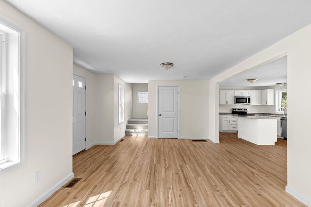28 Bumblebee Dr., Plymouth, MA 02360
