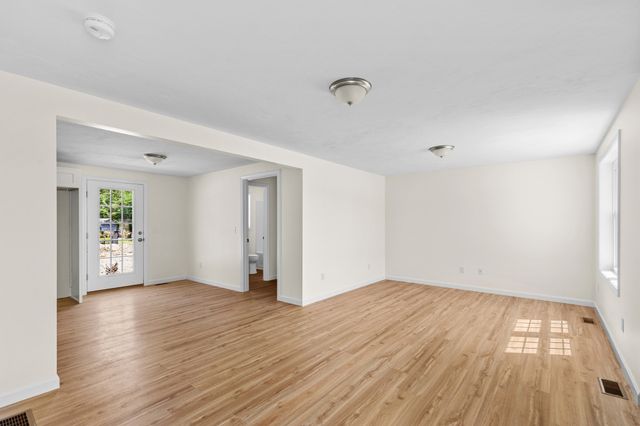 28 Bumblebee Dr., Plymouth, MA 02360