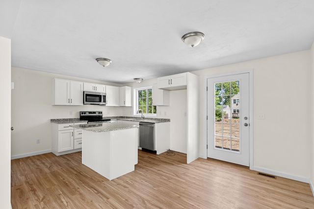28 Bumblebee Dr., Plymouth, MA 02360