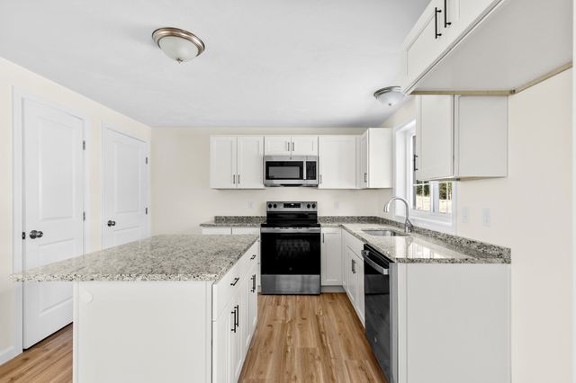 28 Bumblebee Dr., Plymouth, MA 02360