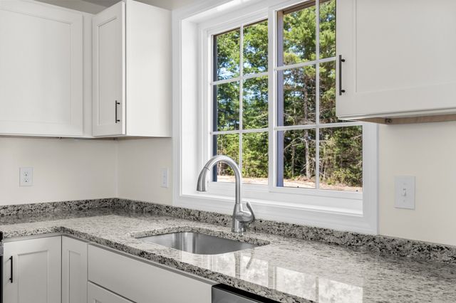 28 Bumblebee Dr., Plymouth, MA 02360