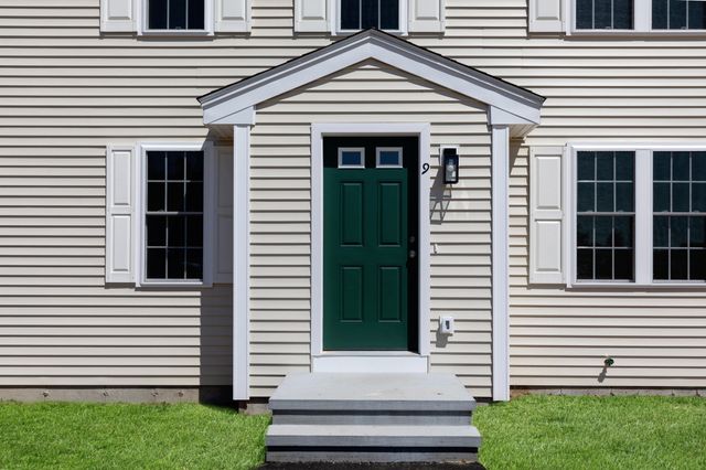 28 Bumblebee Dr., Plymouth, MA 02360