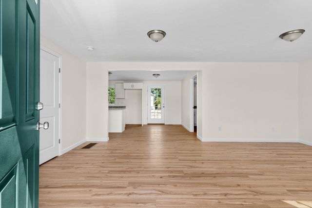 28 Bumblebee Dr., Plymouth, MA 02360