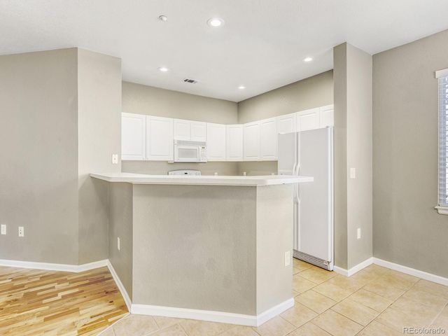 8369 S Independence Circle 101, Littleton, CO 80128