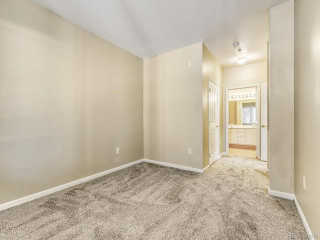 8369 S Independence Circle 101, Littleton, CO 80128