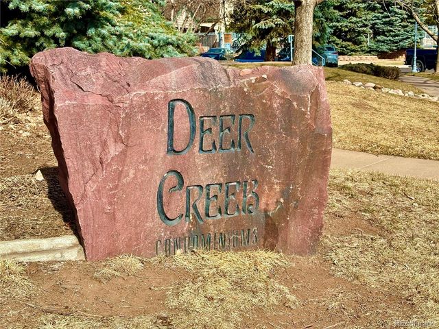 8369 S Independence Circle 101, Littleton, CO 80128