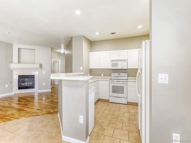 8369 S Independence Circle 101, Littleton, CO 80128