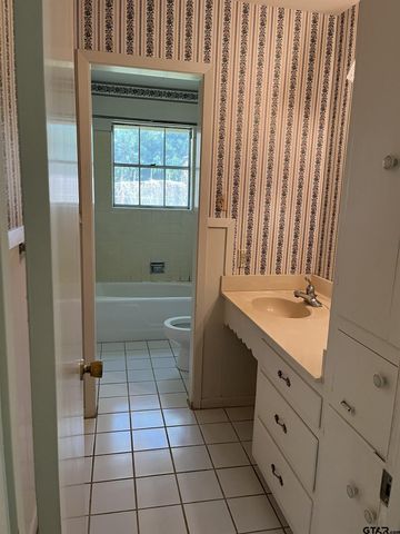 2608 Shenandoah Dr, Tyler, TX 75701