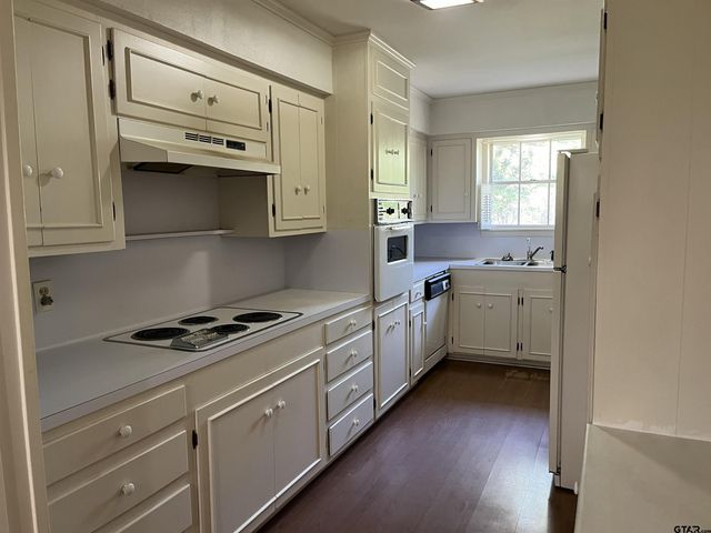 2608 Shenandoah Dr, Tyler, TX 75701