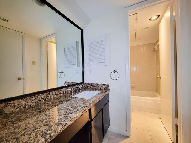 10811 Richmond Avenue 47, Houston, TX 77042