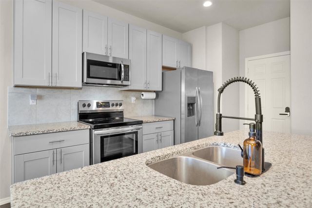 919 Amesbury Court, Conroe, TX 77316