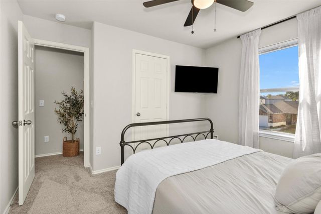 919 Amesbury Court, Conroe, TX 77316