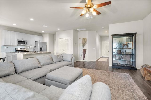 919 Amesbury Court, Conroe, TX 77316