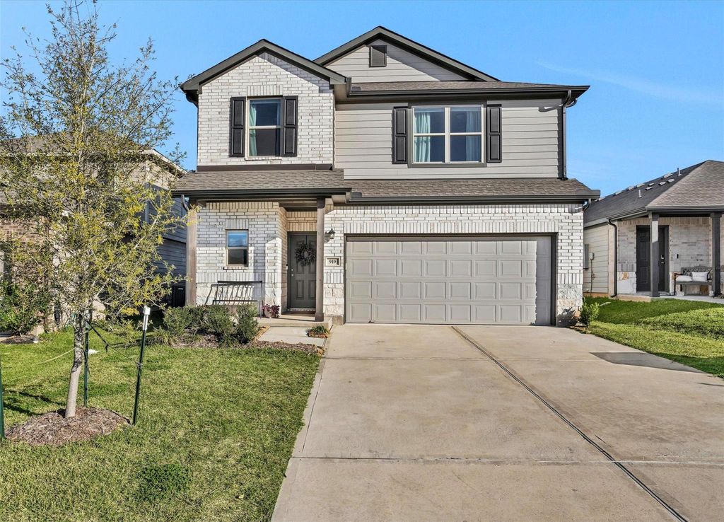 919 Amesbury Court, Conroe, TX 77316