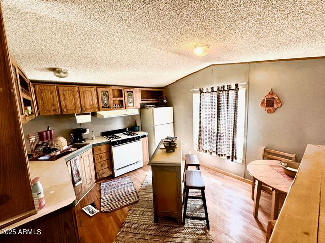 3527 BROKEN ARROW Road, Overgaard, AZ 85933